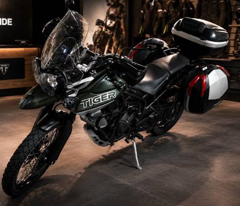 TRIUMPH TIGER 800 XCX TRIUMPH TIGER 800 XCX